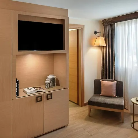 Ξενοδοχείο Starhotels Metropole 4*