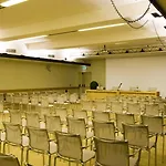 星际都市酒店 4*
