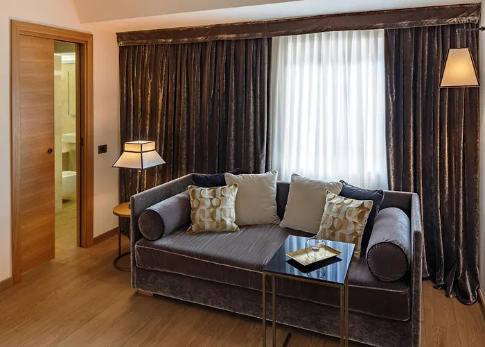 Starhotels Metropole 4*